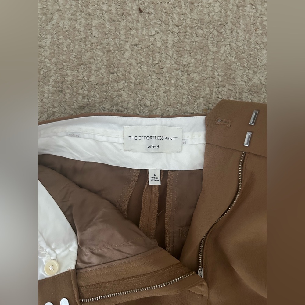 Aritzia effortless pants size 4 regular length - Picture 3 of 3